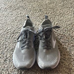 Women’s Brooks sneakers